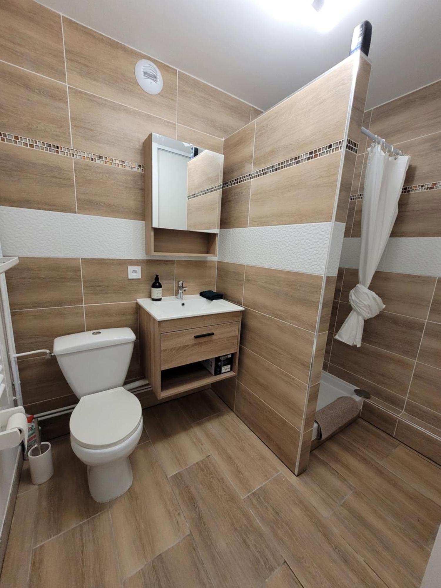 L' Ecrin De Jade Apartment Melun Bagian luar foto